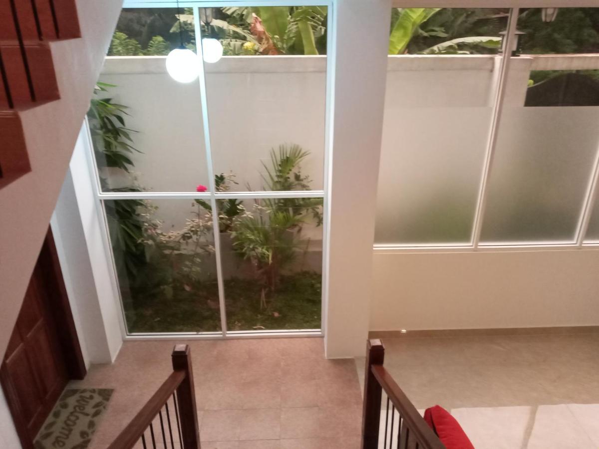 White Camelot Hotell Kandy Eksteriør bilde
