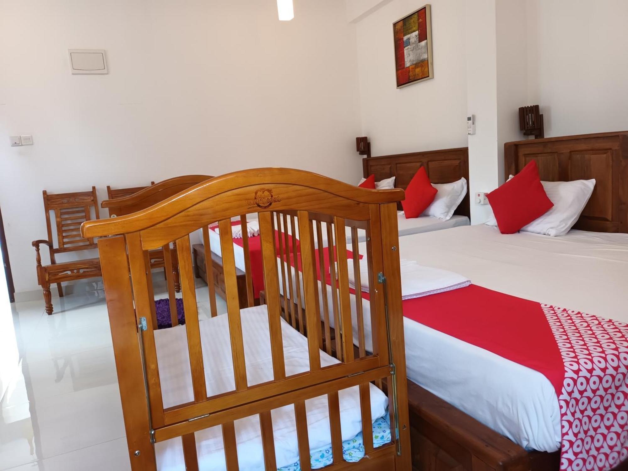 White Camelot Hotell Kandy Eksteriør bilde