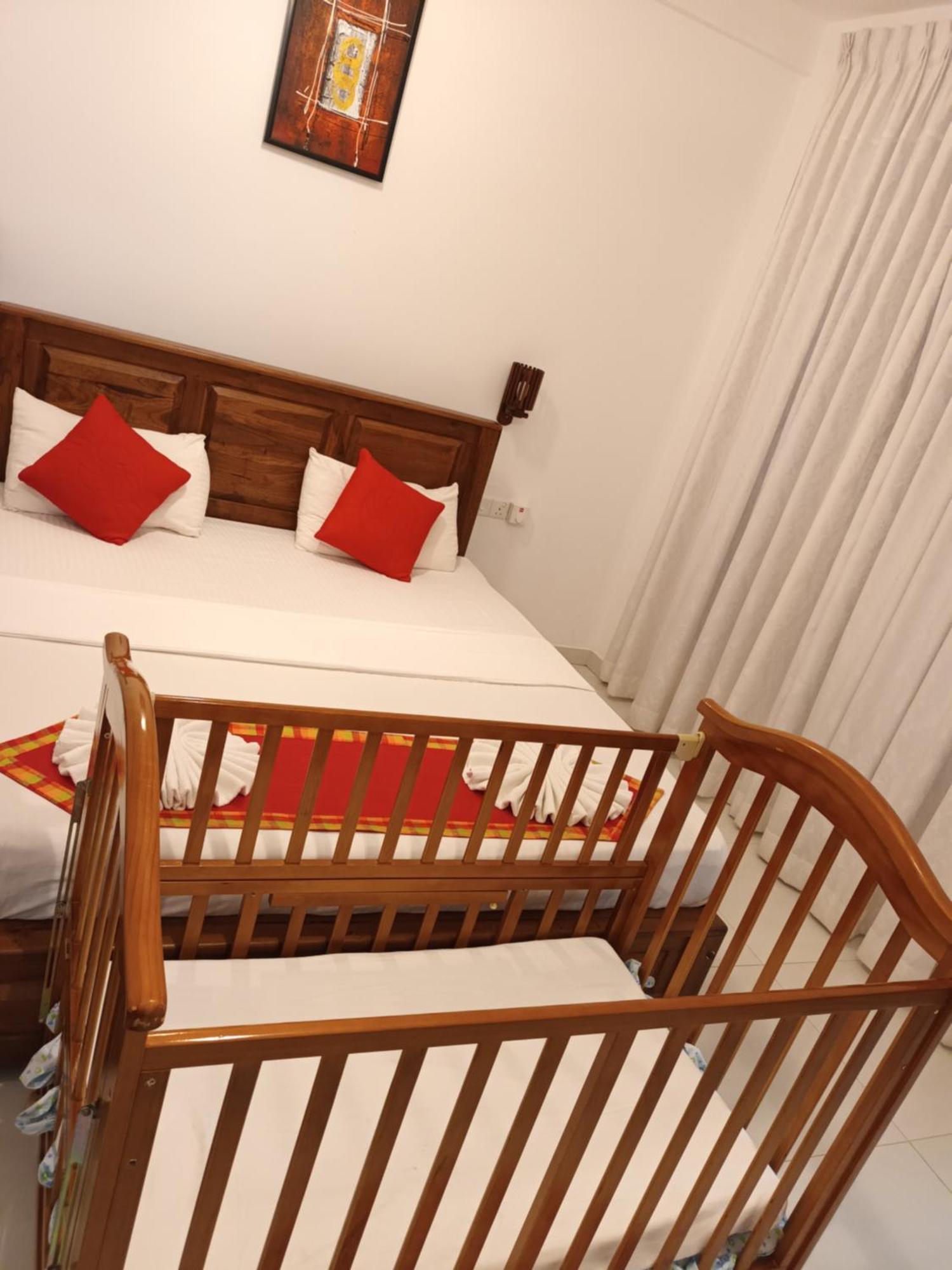 White Camelot Hotell Kandy Eksteriør bilde