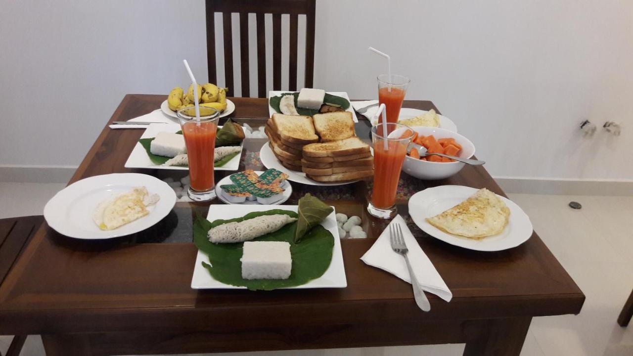 White Camelot Hotell Kandy Eksteriør bilde